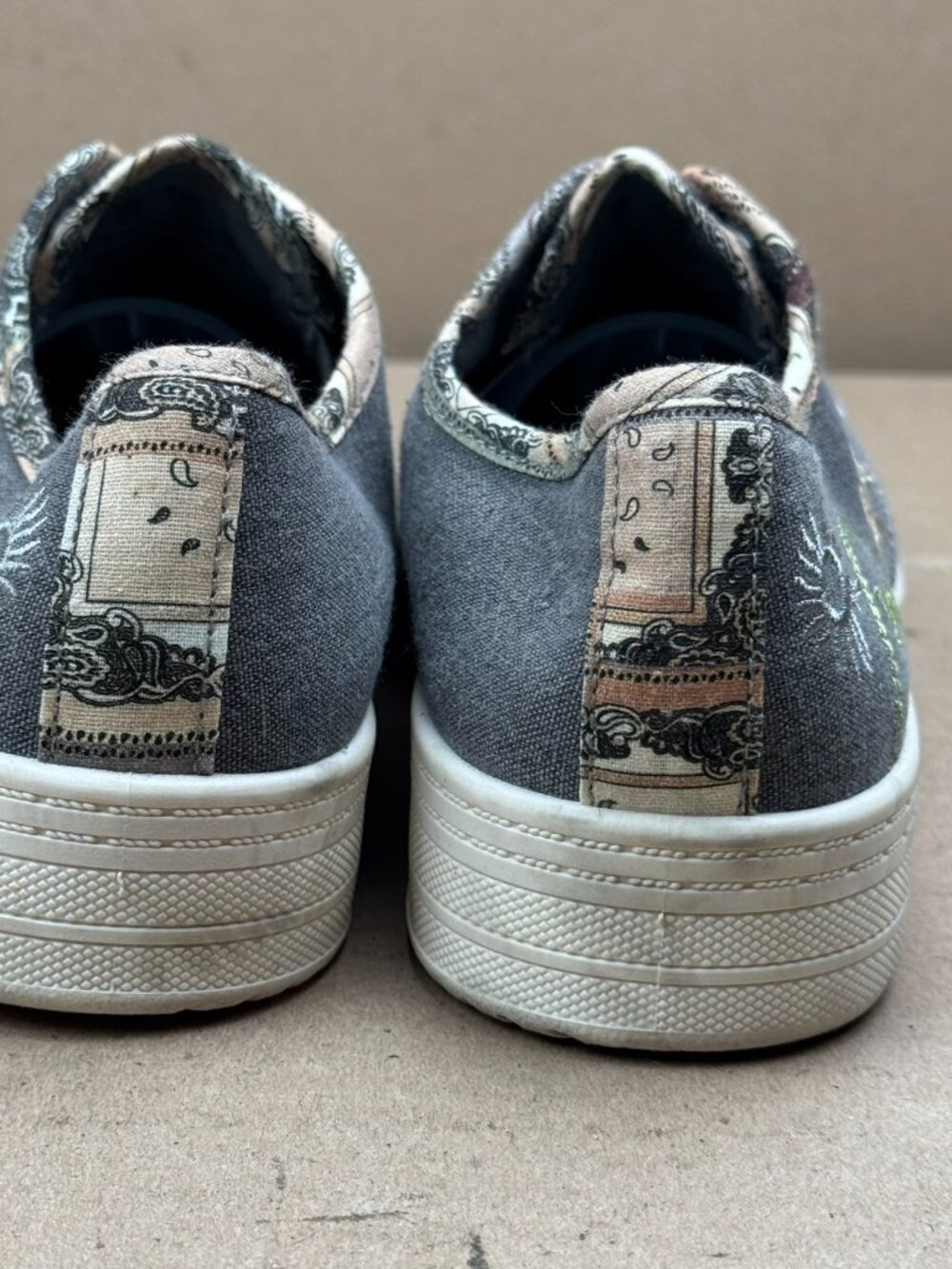 Blowfish Malibu Women’s Gray Canvas Embroidered Sneakers Size 7M EUR 37.5 - Picture 5 of 8